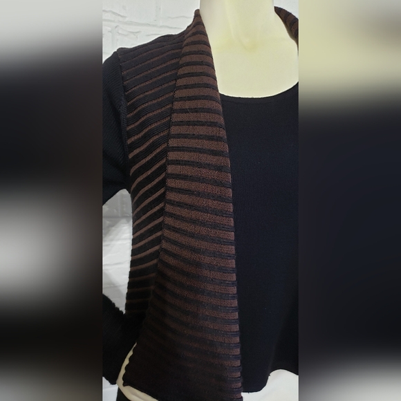 ANGEL II | Italian Wool Blend Cardigan Sweater Set - Picture 3 of 10